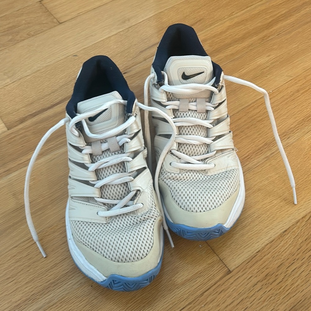 Women’s Tan Nike Sneakers with blue and pink accents Size 9.5